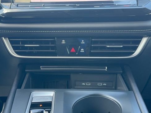 Certified 2026 Volkswagen Atlas SE FWD image 22