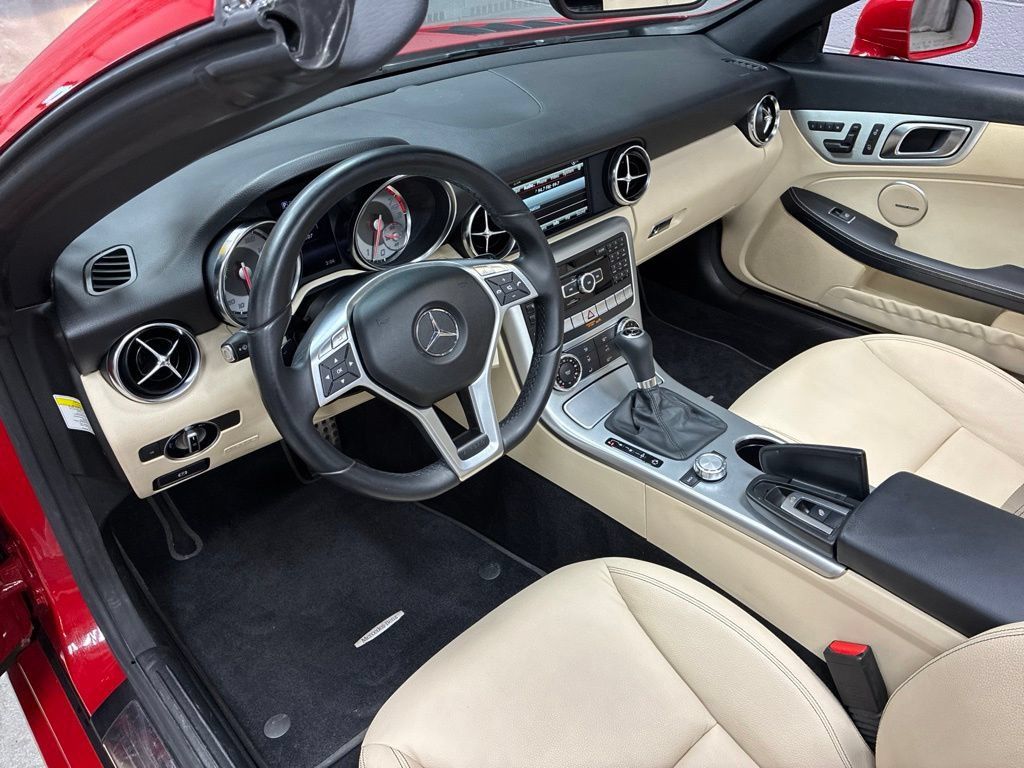 Used 2014 Mercedes-Benz SLK 250 image 23