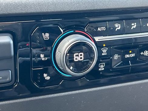 Used 2024 Chevrolet Silverado 1500 ZR2 w/ Technology Package image 29