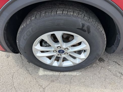 Used 2020 Ford Escape SE image 4