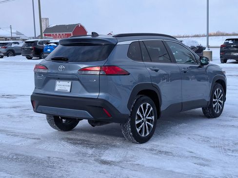 Used 2025 Toyota Corolla Cross XLE image 4