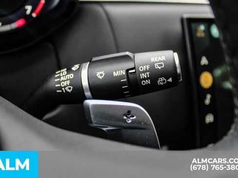 Used 2023 Land Rover Range Rover Long Wheelbase SE image 32