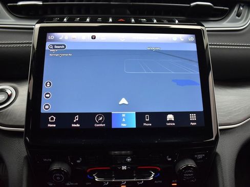 Used 2023 Jeep Grand Cherokee L Limited image 18