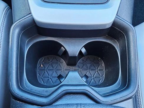 Used 2021 Toyota RAV4 XLE Premium image 12