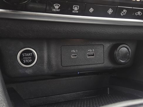 Used 2022 Nissan Rogue SV image 21