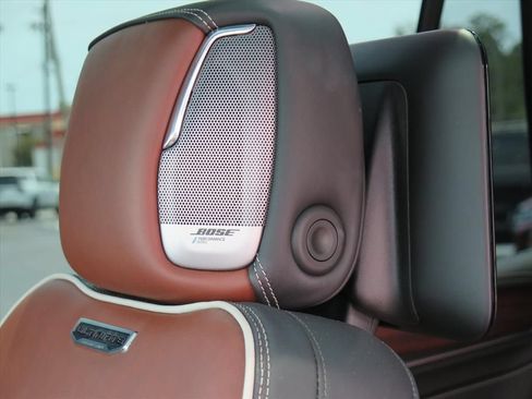 Used 2024 GMC Yukon Denali Ultimate AWD/4WD image 23