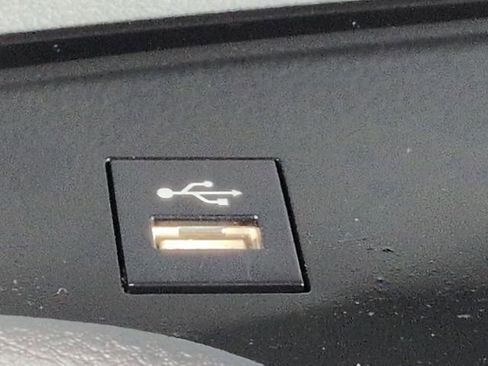 Certified 2025 Toyota Sienna XLE image 25