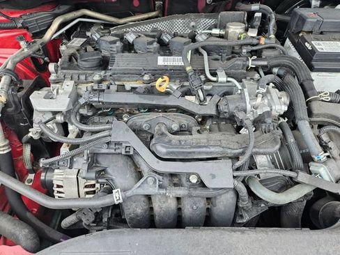 Used 2023 Toyota Corolla Cross XLE w/ Convenience Package FWD image 22