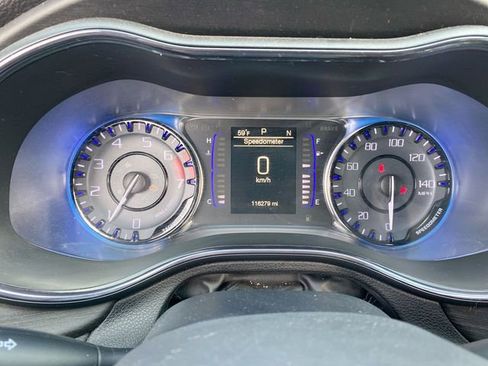 Used 2016 Chrysler 200 S image 40