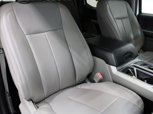 Used 2018 Ford F150 Lariat w/ Equipment Group 502A Luxury AWD/4WD image 27