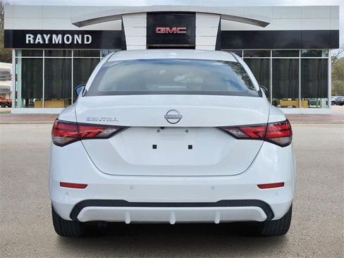 Used 2025 Nissan Sentra SV image 5