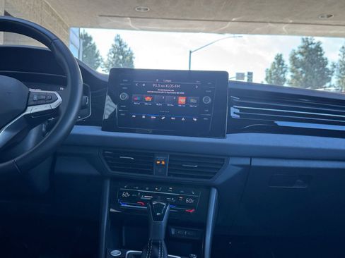 Used 2025 Volkswagen Jetta SE image 21