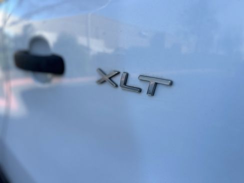 Used 2019 Ford Transit 150 XLT image 11