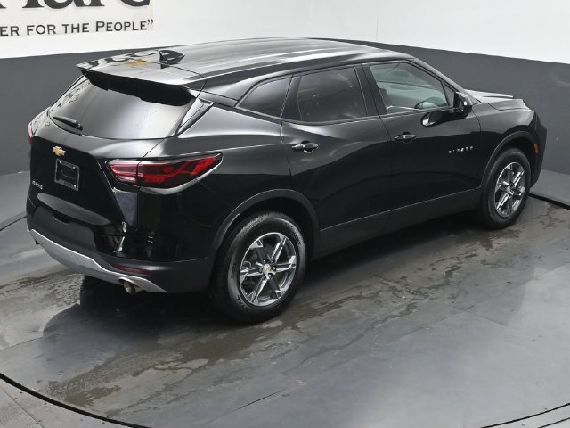 Used 2024 Chevrolet Blazer LT FWD image 46