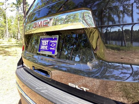 Used 2023 GMC Yukon SLT image 14