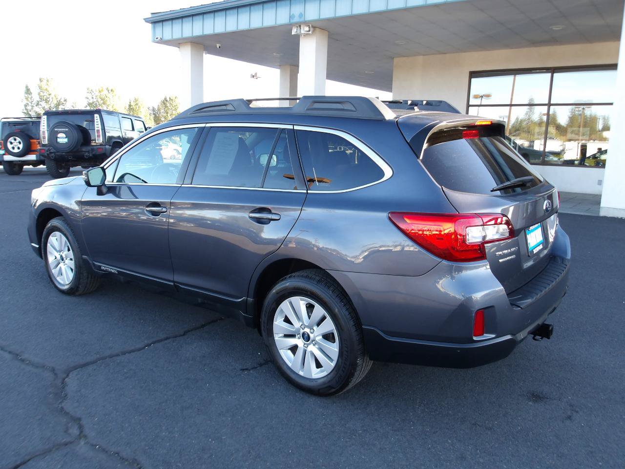 Used 2015 Subaru Outback 2.5i Premium AWD/4WD image 3