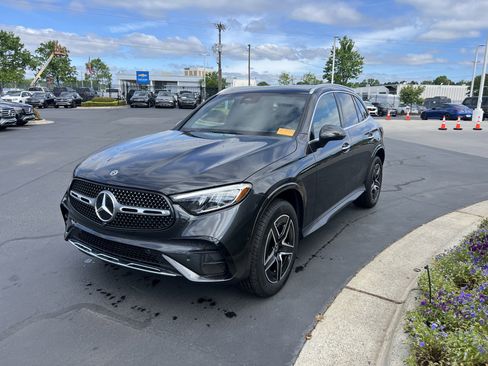 Used 2025 Mercedes-Benz GLC 300 4MATIC image 5
