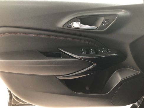 Used 2025 Chevrolet Trax RS w/ Driver Confidence Package FWD image 32