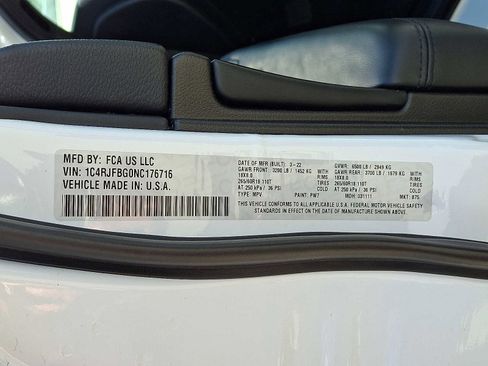 Used 2022 Jeep Grand Cherokee Limited image 29