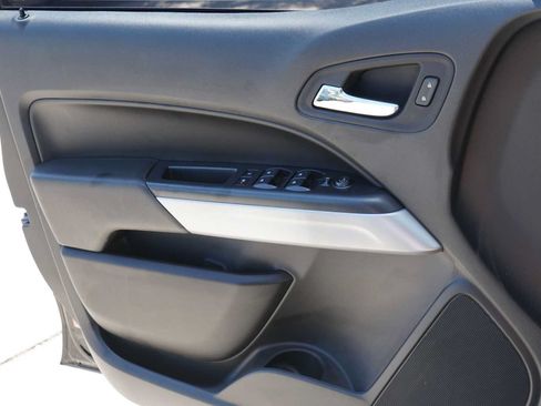 Used 2022 Chevrolet Colorado ZR2 AWD/4WD image 16