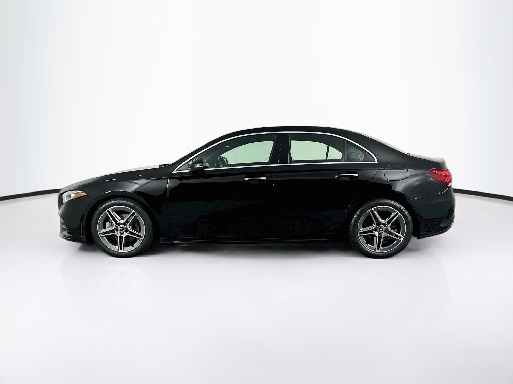 Used 2022 Mercedes-Benz A 220 4MATIC image 4