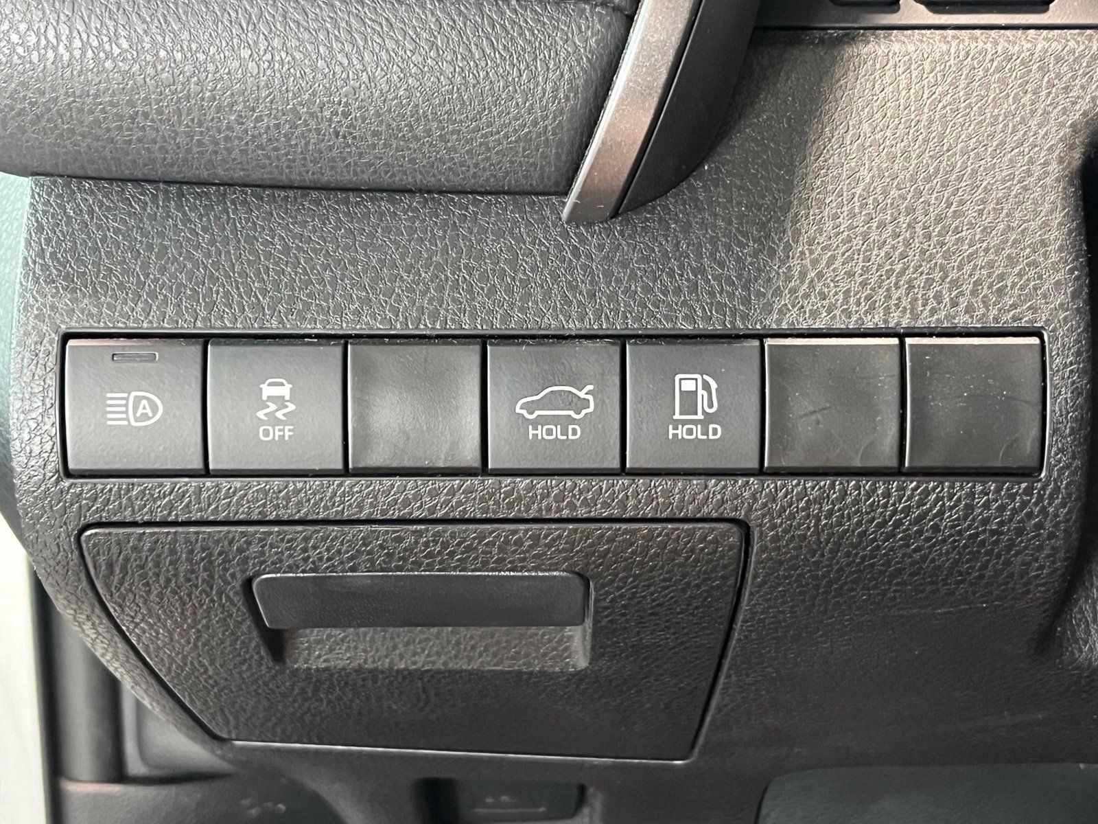 Used 2022 Toyota Camry LE FWD image 28