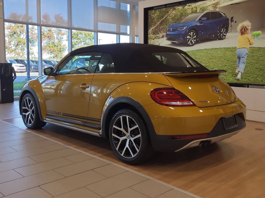 Used 2017 Volkswagen Beetle 1.8T Dune FWD image 3