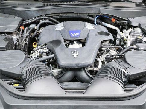 Used 2022 Maserati Levante Modena AWD/4WD image 13