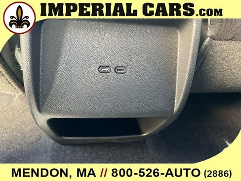 New 2026 Chevrolet Equinox EV LT image 17