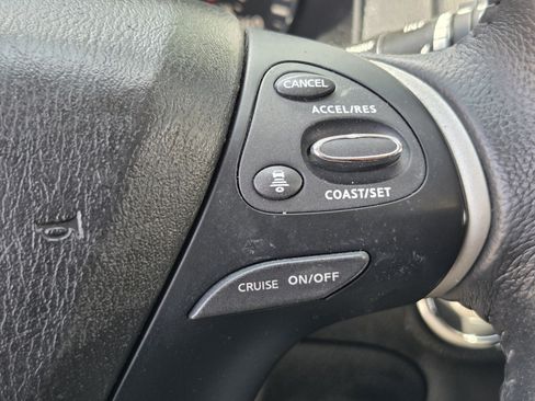 Used 2020 Nissan Pathfinder SV AWD/4WD image 25