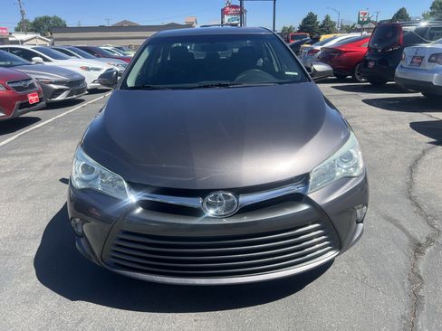 Used 2016 Toyota Camry LE FWD image 3