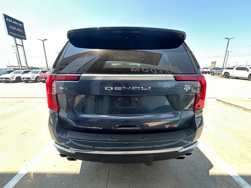 Used 2025 GMC Yukon Denali w/ Sun & Power Step Package AWD/4WD image 3
