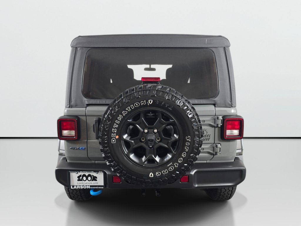 Used 2023 Jeep Wrangler Unlimited w/ Cold Weather Group AWD/4WD image 4