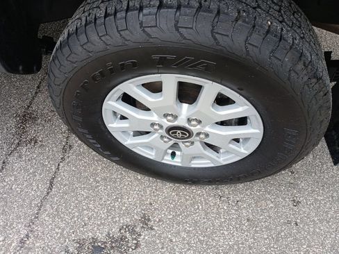 Used 2024 Toyota Tacoma SR AWD/4WD image 4