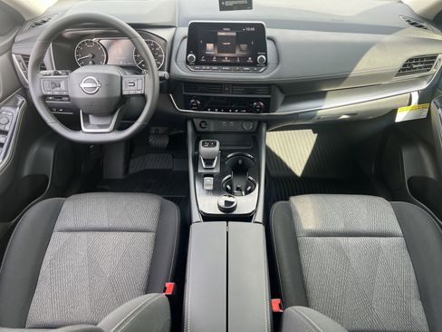 New 2026 Nissan Rogue SV AWD/4WD image 3