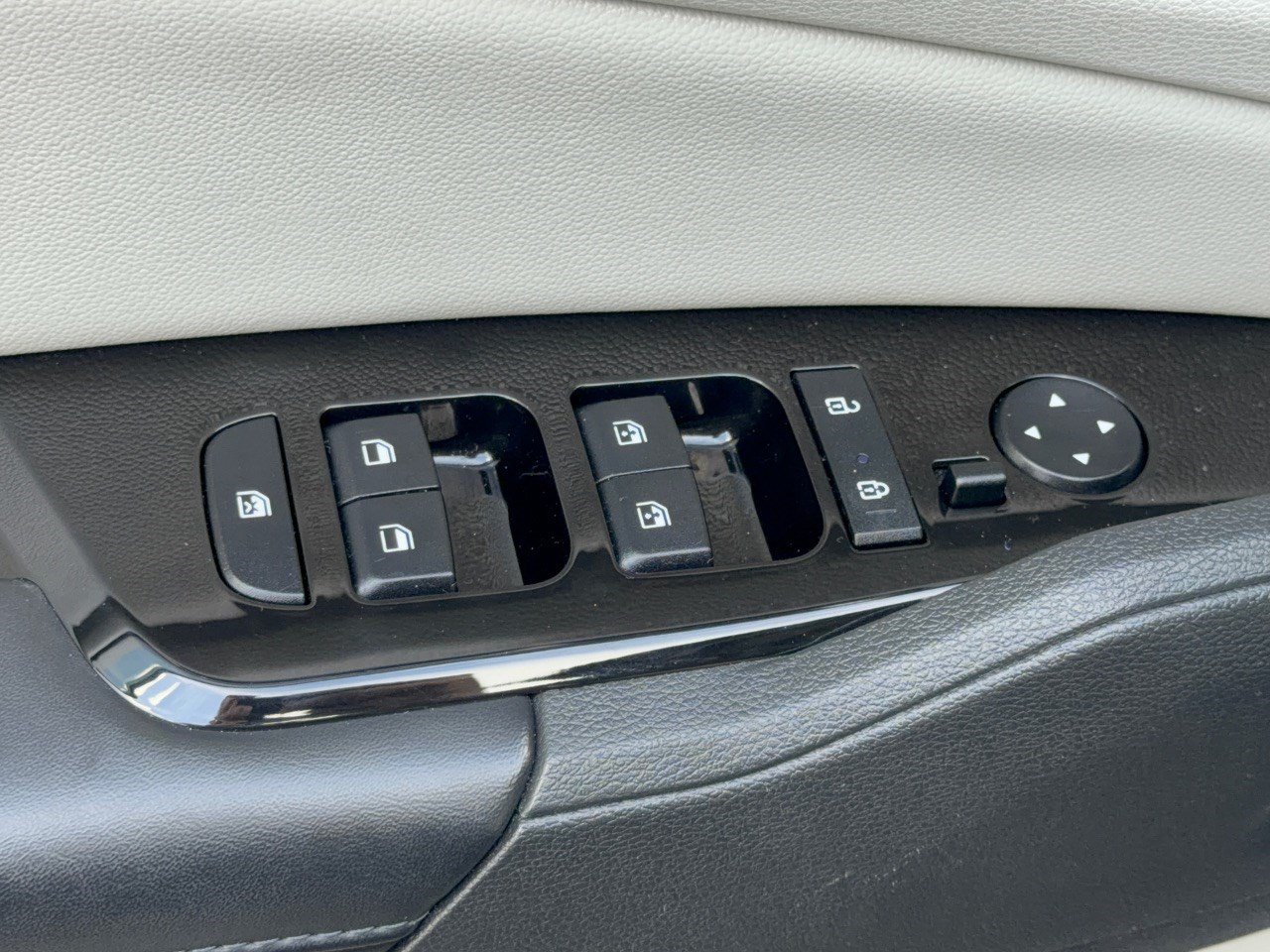 Used 2023 Kia Sportage EX FWD image 15