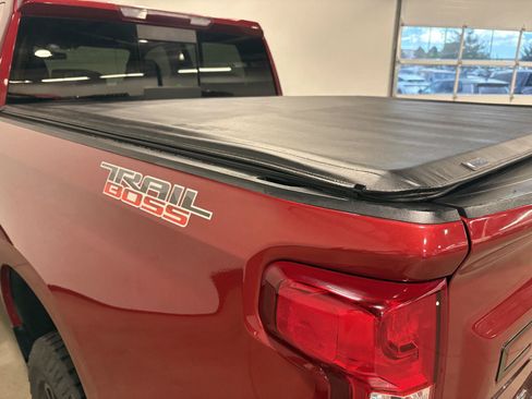 Used 2019 Chevrolet Silverado 1500 LT Trail Boss AWD/4WD image 40