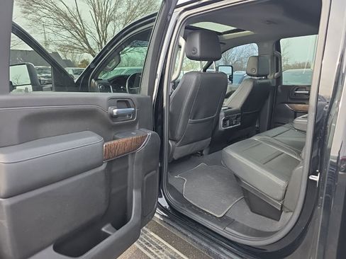 Used 2023 GMC Sierra 3500 Denali image 7