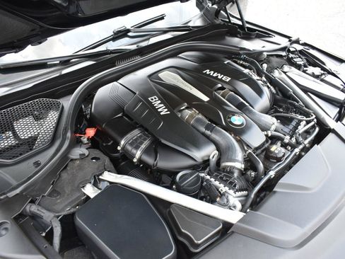 Used 2019 BMW 750i w/ Executive Package RWD image 51