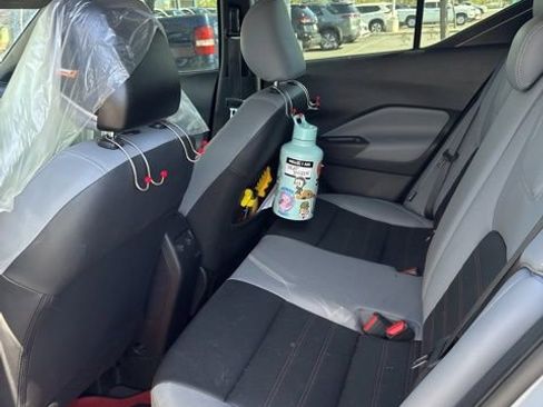 Used 2023 Nissan Kicks SR w/ SR Premium Package FWD image 5