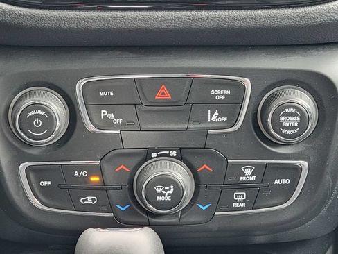 Certified 2021 Jeep Compass Limited AWD/4WD image 29