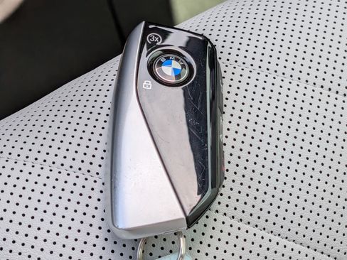 Used 2026 BMW X7 xDrive40i w/ M Sport Package AWD/4WD image 36