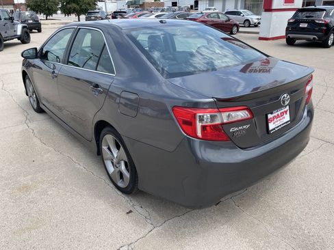 Used 2014 Toyota Camry SE w/ Leather Package FWD image 6