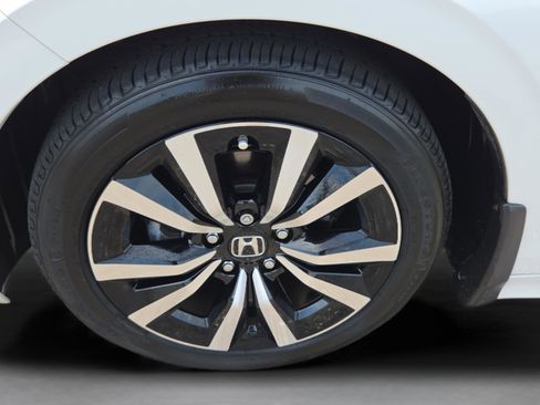 Certified 2024 Honda Civic EX image 31