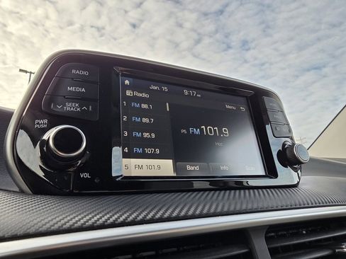 Used 2020 Hyundai Tucson SE image 16