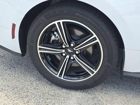 Used 2025 Ford Mustang Coupe RWD image 9