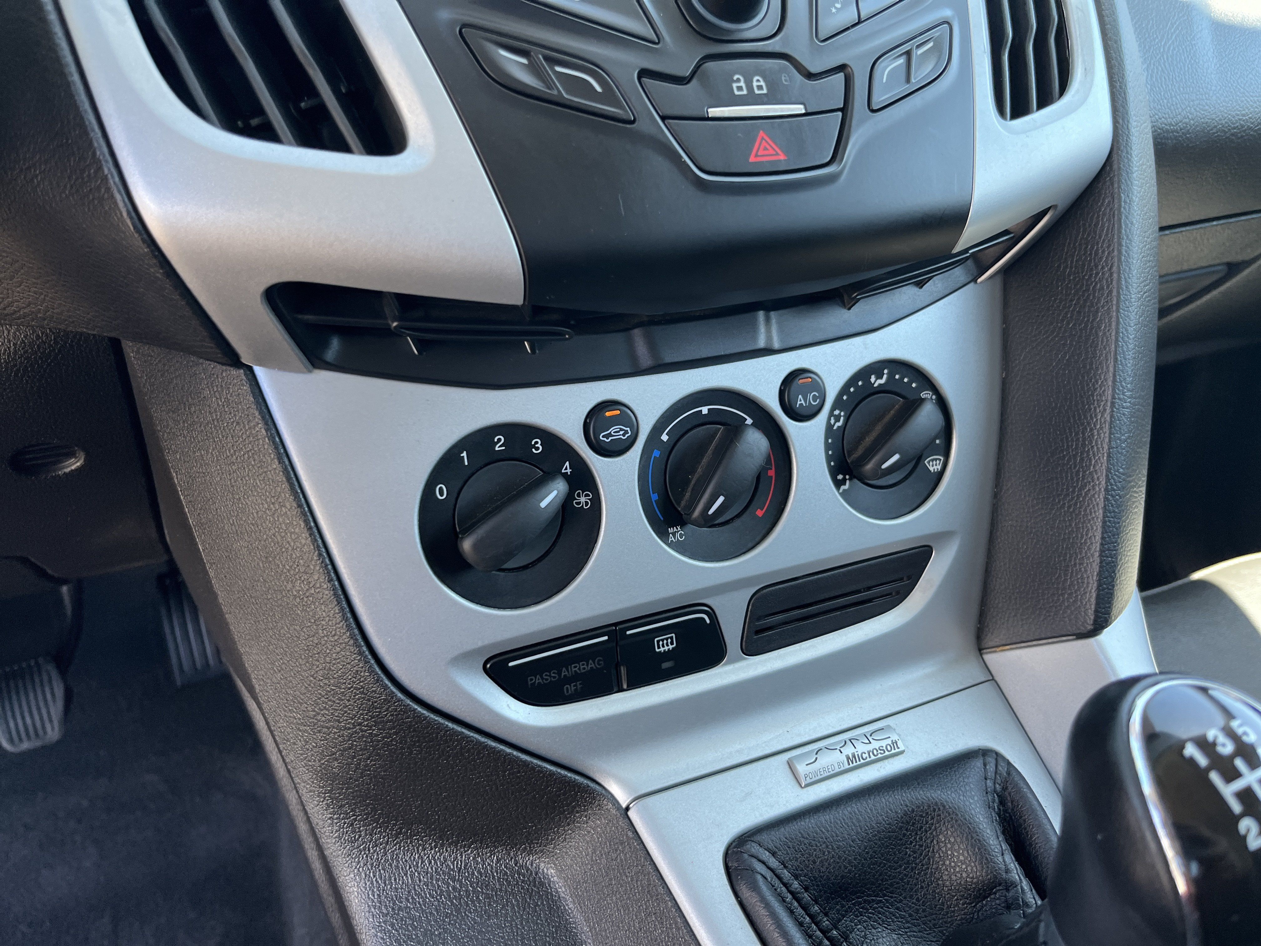 Used 2014 Ford Focus SE w/ Equipment Group 201A FWD image 19