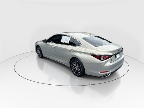 Used 2024 Lexus ES 350 w/ Premium Package FWD image 6
