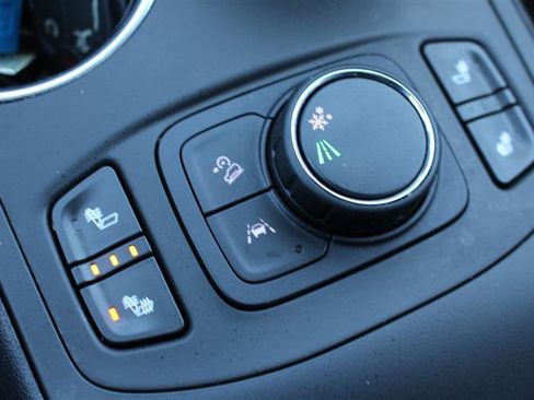 Used 2022 GMC Terrain SLE w/ Driver Convenience Package image 21