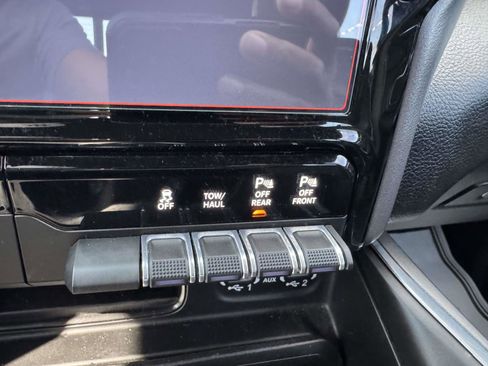Used 2023 RAM 1500 Laramie image 28